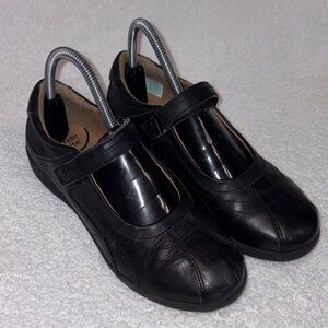 Stride Rite Black Kids' Claire Mary Jane Flats size 5w